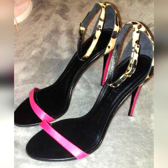 Burberry Sexy Black & Hot Pink Heels - Picture 1 of 6